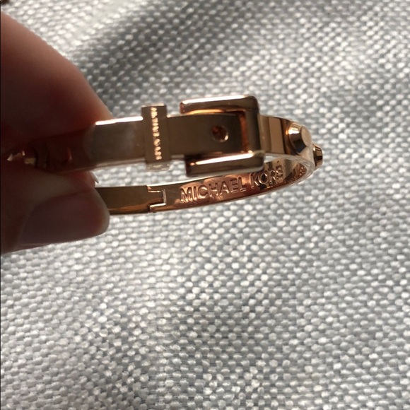 Michael Kors rosegold bracelet - Picture 4 of 5
